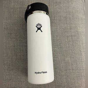 Hydro Flask 20oz white water bottle
